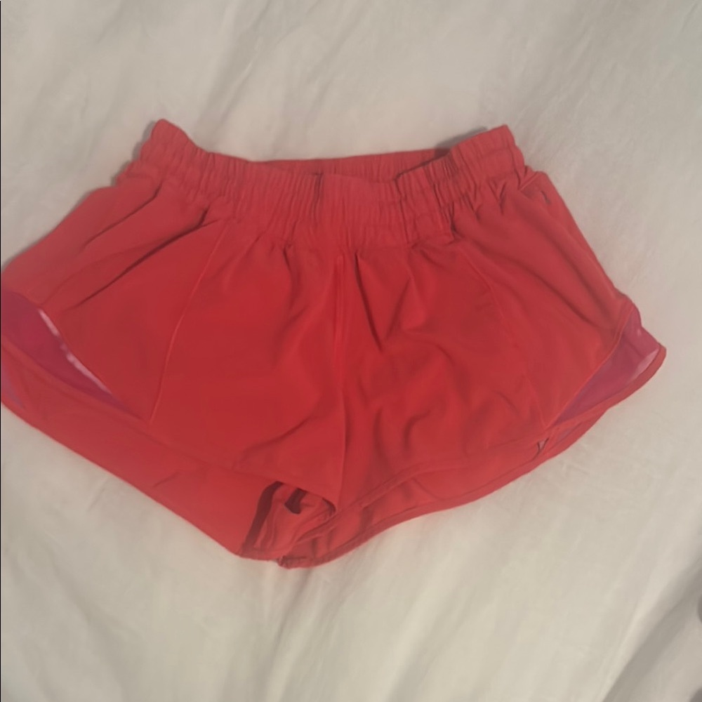 lululemon Hotty Hot Low-Rise Lined Short 2.5"